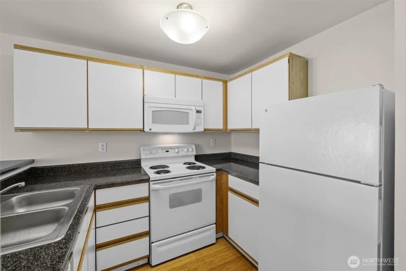 Property photo for 1900 Ne 48th Street #e205, Renton photo 8