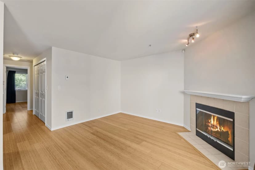 Property photo for 1900 Ne 48th Street #e205, Renton photo 12