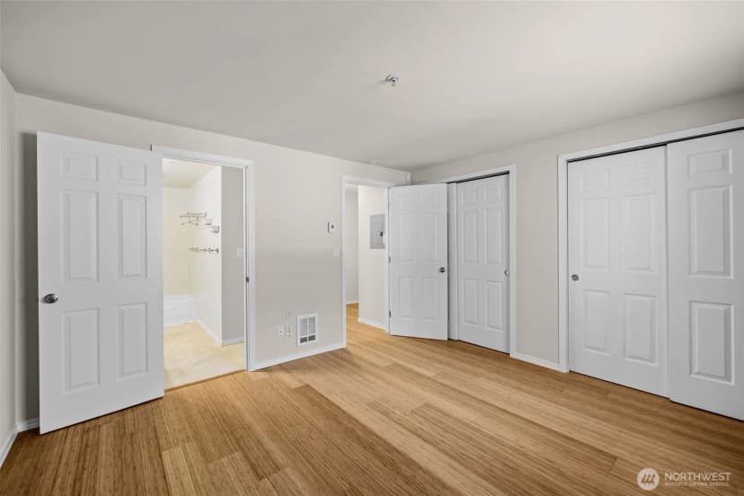 Property photo for 1900 Ne 48th Street #e205, Renton photo 18
