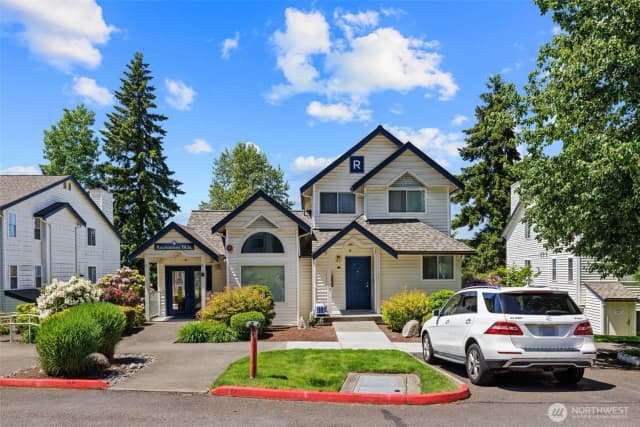 Property photo for 1900 Ne 48th Street #e205, Renton photo 2
