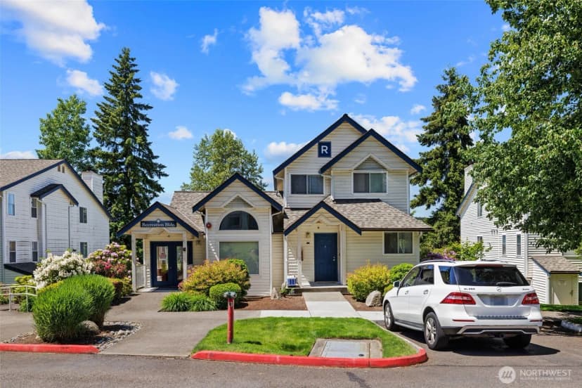 Property photo for 1900 Ne 48th Street #e205, Renton photo 2