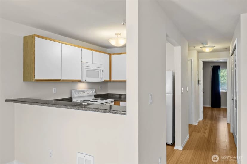 Property photo for 1900 Ne 48th Street #e205, Renton photo 9