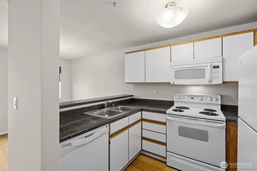 Property photo for 1900 Ne 48th Street #e205, Renton photo 7