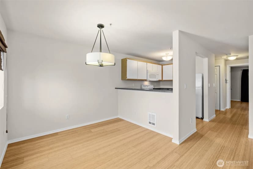 Property photo for 1900 Ne 48th Street #e205, Renton photo 15