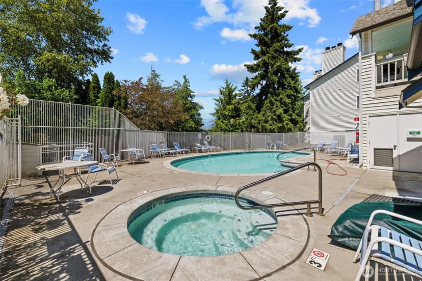 Property photo for 1900 Ne 48th Street #e205, Renton photo 24