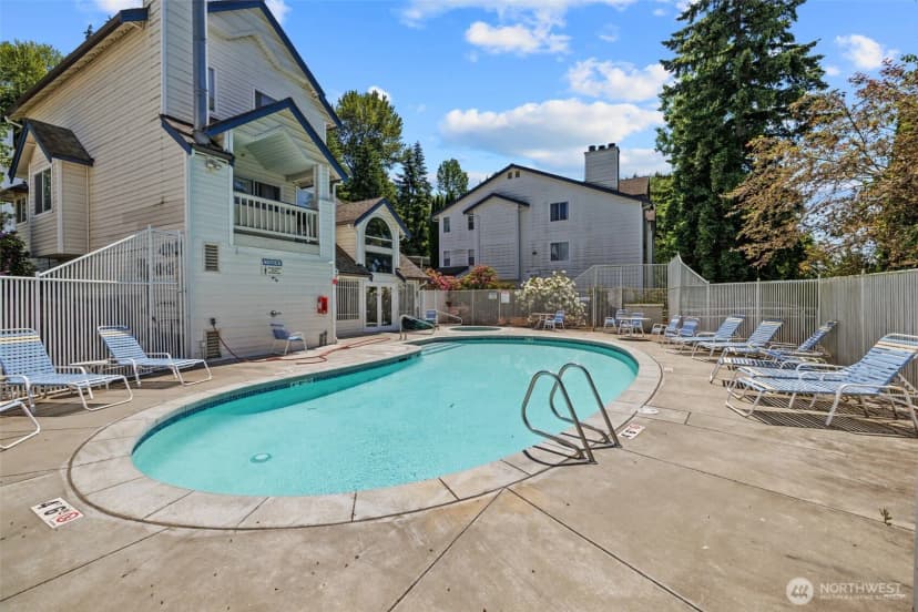 Property photo for 1900 Ne 48th Street #e205, Renton photo 23