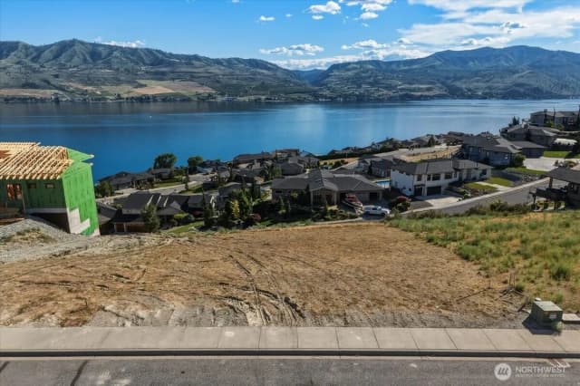Property photo for 112 Crystal Crest Drive, Chelan photo 3