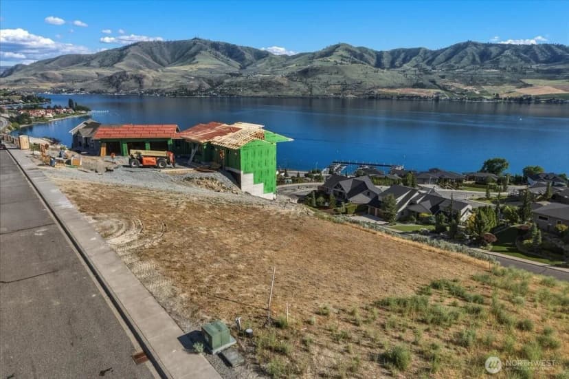 Property photo for 112 Crystal Crest Drive, Chelan photo 2