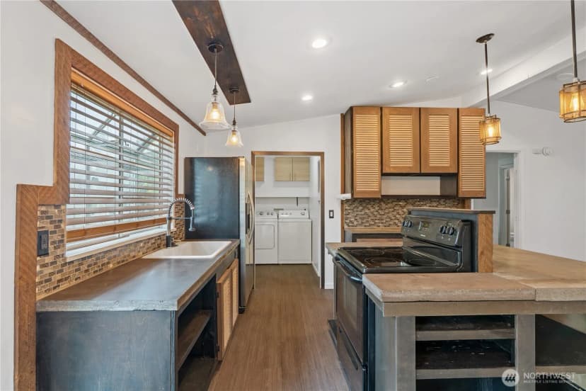 Property photo for 412 E Kennaston Avenue, Montesano photo 8