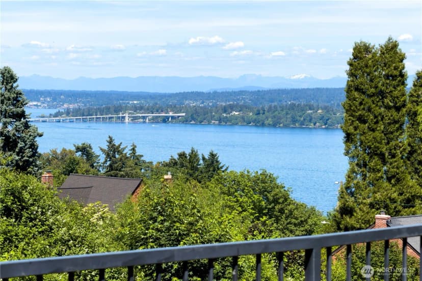 Property photo for 614 35th Avenue, Seattle photo 4