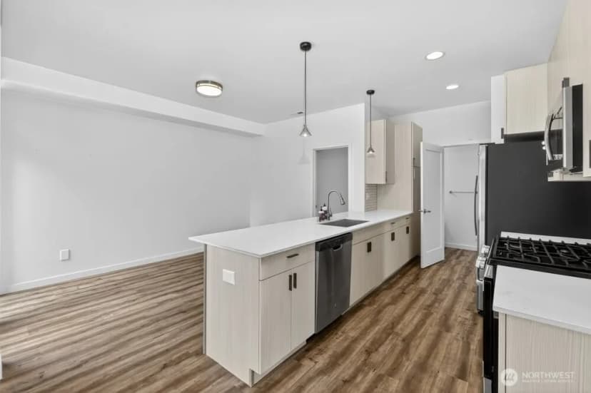 Property photo for 17985 W Columbia Street, Monroe photo 13