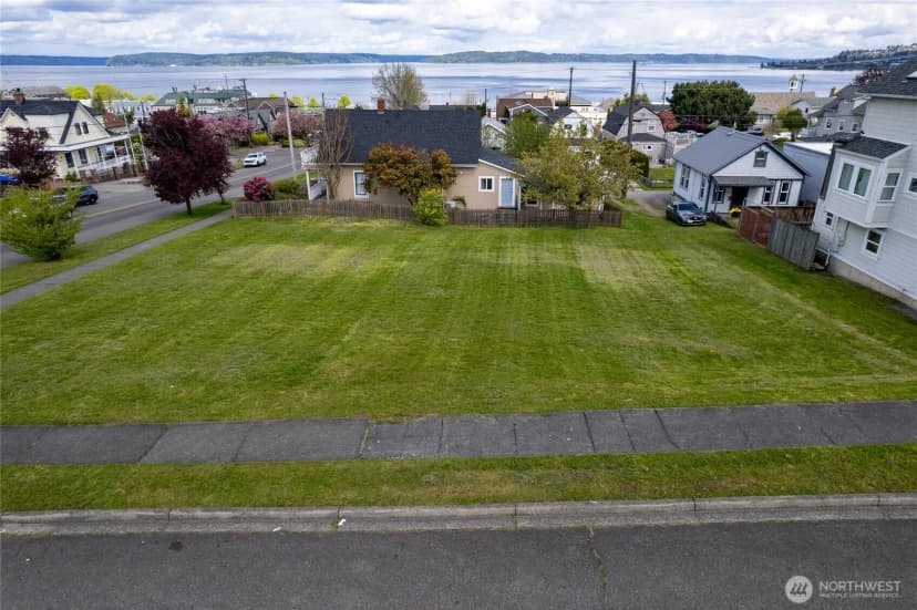Property photo for 2801 N Mccarver Street, Tacoma photo 12