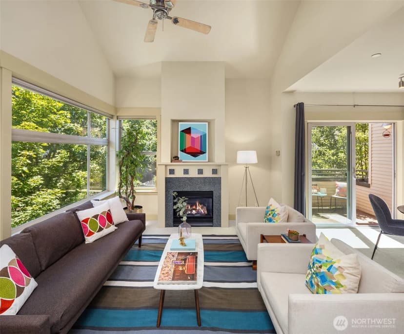 Property photo for 2035 Eastlake Avenue E #301, Seattle photo 3