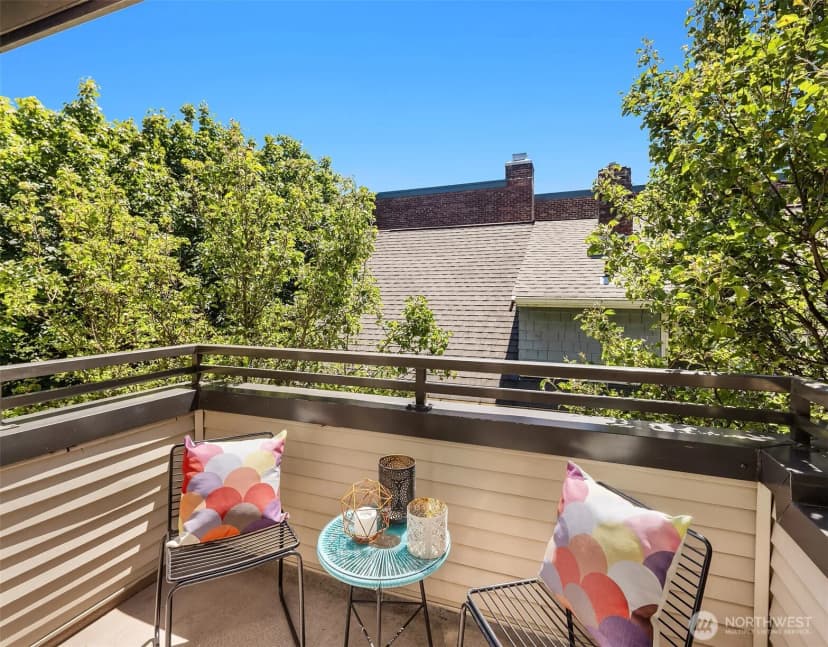 Property photo for 2035 Eastlake Avenue E #301, Seattle photo 9