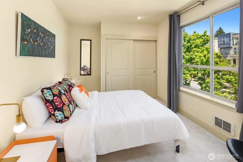 Property photo for 2035 Eastlake Avenue E #301, Seattle photo 19