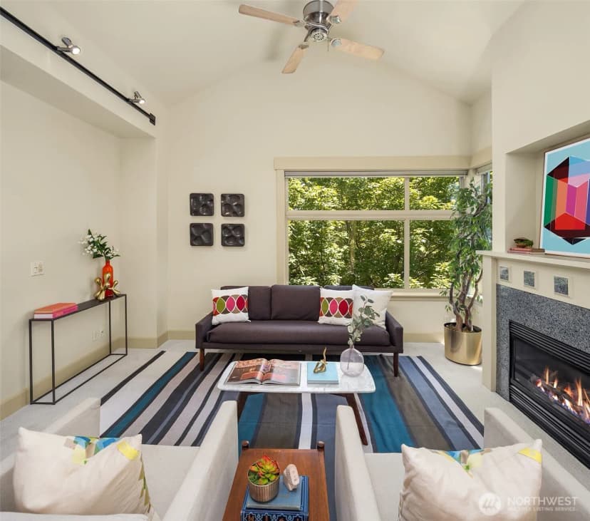 Property photo for 2035 Eastlake Avenue E #301, Seattle photo 4