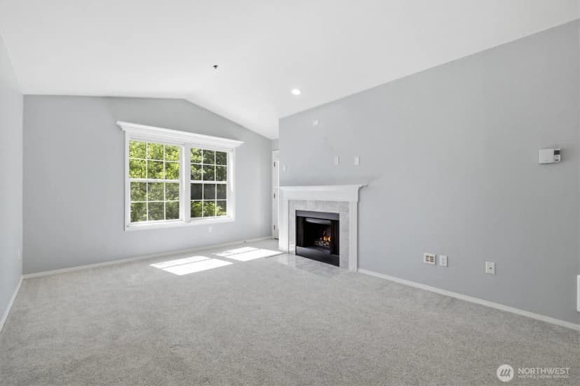 Property photo for 2560 118th Avenue Se #3-301, Bellevue photo 9