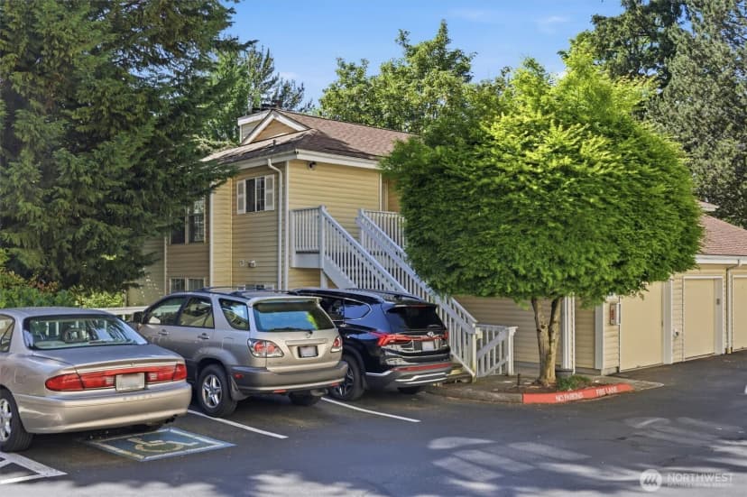 Property photo for 2560 118th Avenue Se #3-301, Bellevue photo 24