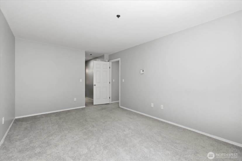 Property photo for 2560 118th Avenue Se #3-301, Bellevue photo 19