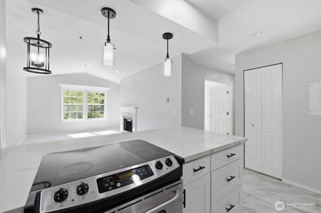 Property photo for 2560 118th Avenue Se #3-301, Bellevue photo 5