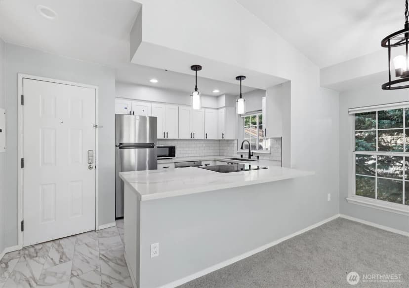 Property photo for 2560 118th Avenue Se #3-301, Bellevue photo 2