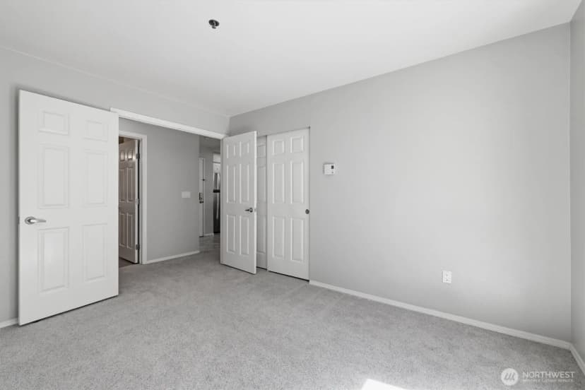 Property photo for 2560 118th Avenue Se #3-301, Bellevue photo 17