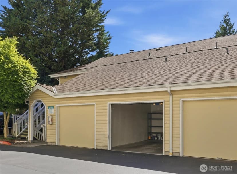 Property photo for 2560 118th Avenue Se #3-301, Bellevue photo 23