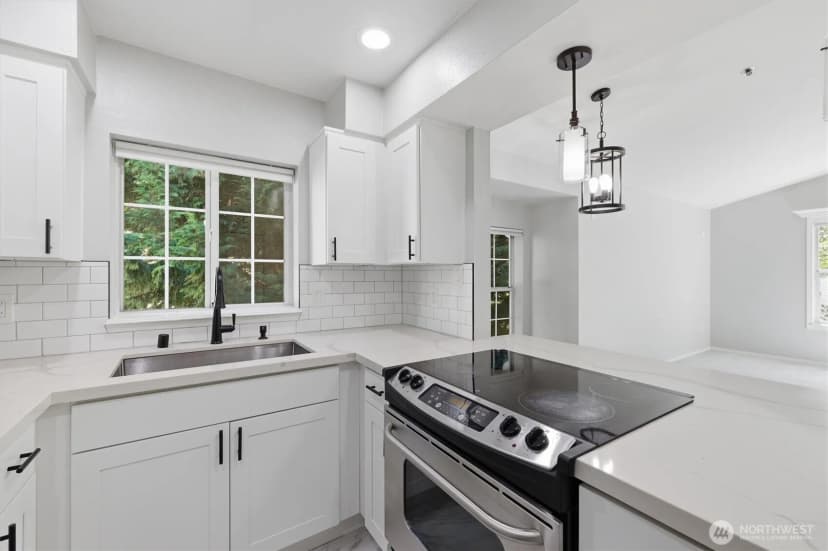 Property photo for 2560 118th Avenue Se #3-301, Bellevue photo 4