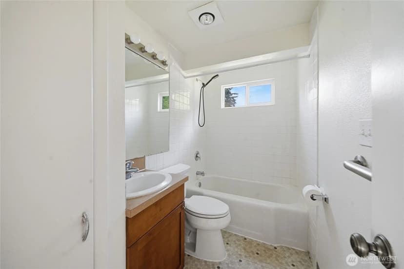 Property photo for 4808 15th Avenue Se, Lacey photo 10