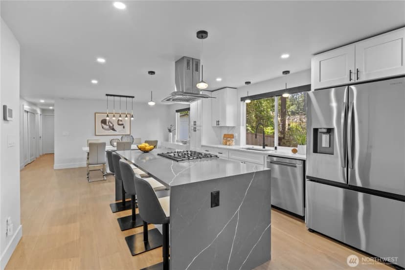 Property photo for 6702 75th Street W, Lakewood photo 6