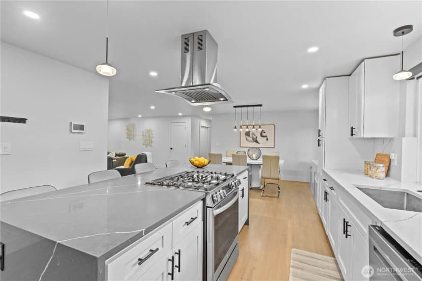 Property photo for 6702 75th Street W, Lakewood photo 8