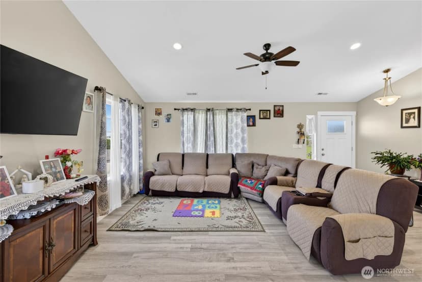 Property photo for 2381 W Dylan Lane, Othello photo 7