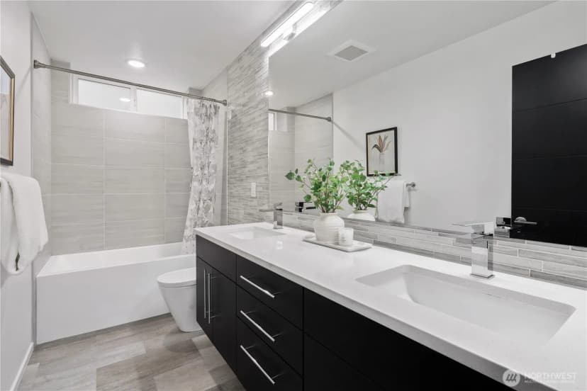 Property photo for 8613 23rd Avenue Ne #b, Seattle photo 23