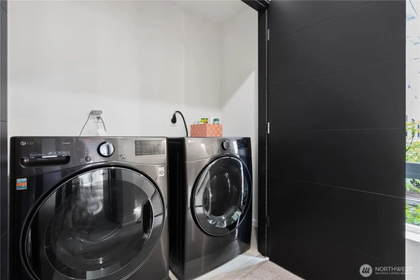 Property photo for 8613 23rd Avenue Ne #b, Seattle photo 26