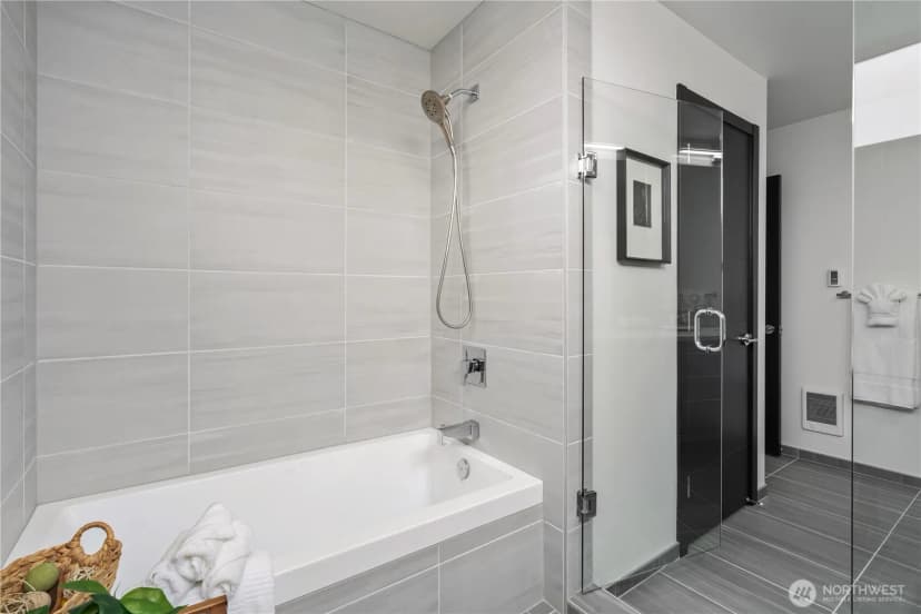 Property photo for 8613 23rd Avenue Ne #b, Seattle photo 28