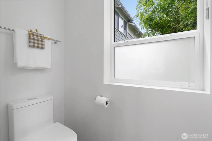Property photo for 8613 23rd Avenue Ne #b, Seattle photo 25
