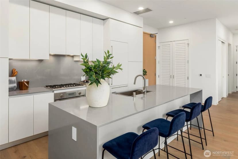 Property photo for 10232 Ne 10th Street #1806, Bellevue photo 8