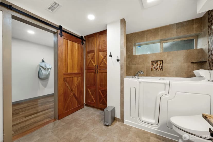 Property photo for 25833 131st Place Se, Kent photo 18