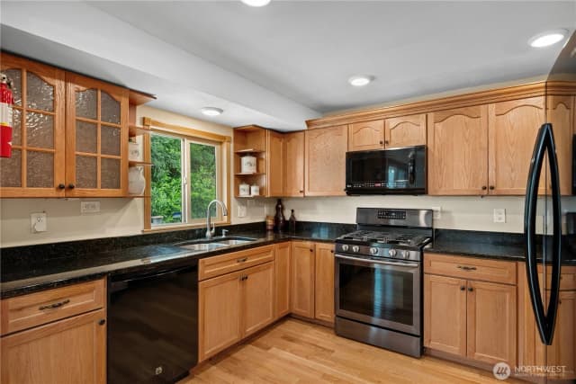 Property photo for 25833 131st Place Se, Kent photo 3