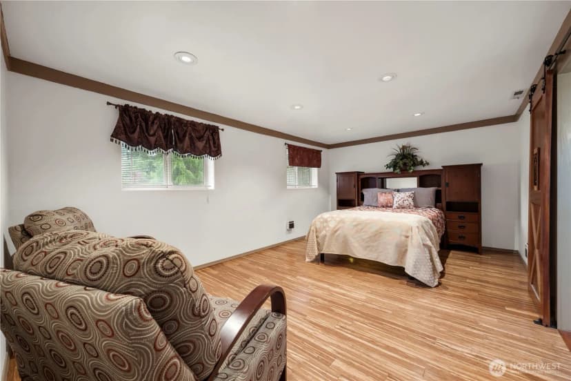 Property photo for 25833 131st Place Se, Kent photo 13
