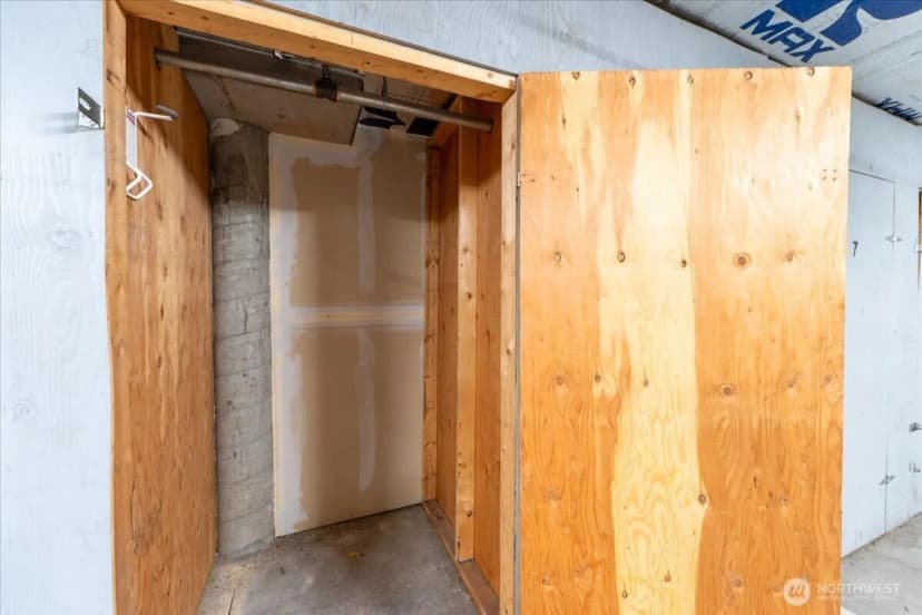 Property photo for 1000 Ne 88th Street #304, Seattle photo 21