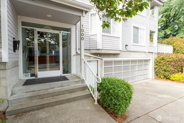 Property photo for 1000 Ne 88th Street #304, Seattle photo 3