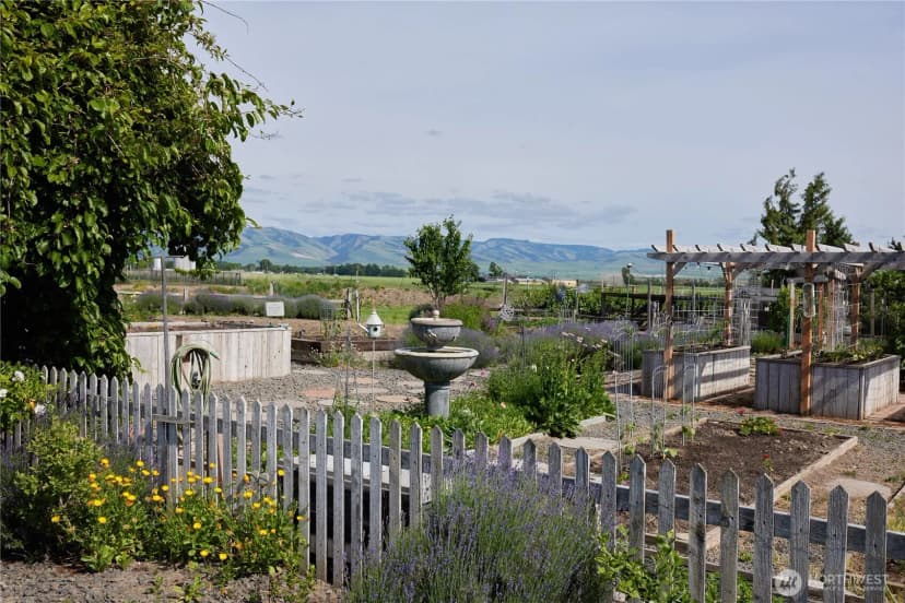 Property photo for 805 Betz Lane, Walla Walla photo 37