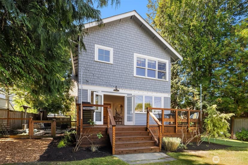 Property photo for 2442 6th W, Seattle photo 17