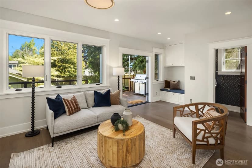 Property photo for 2442 6th W, Seattle photo 13