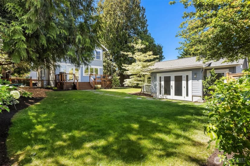 Property photo for 2442 6th W, Seattle photo 18