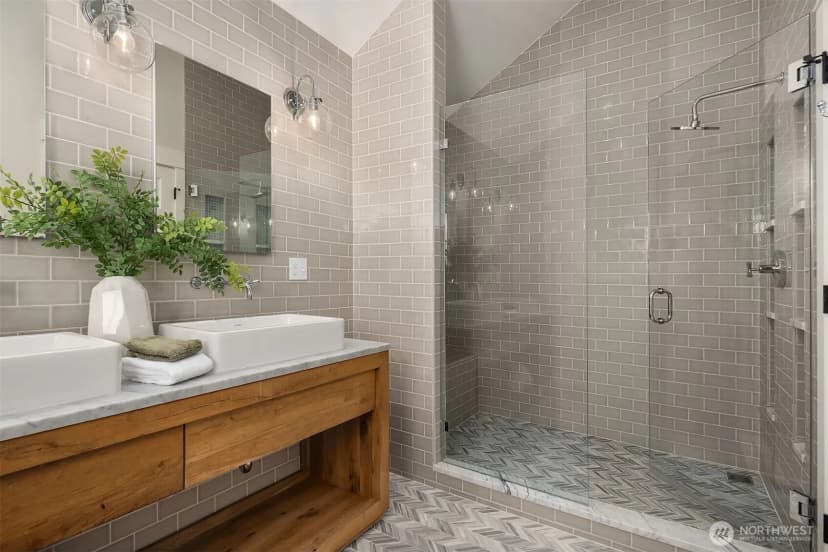 Property photo for 2442 6th W, Seattle photo 31