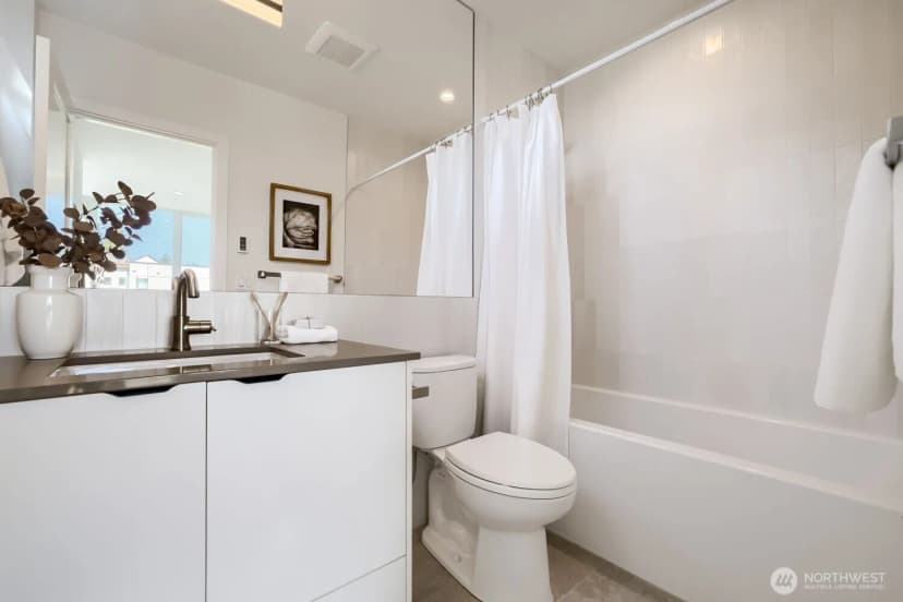 Property photo for 813 Ne 90th Street, Seattle photo 15