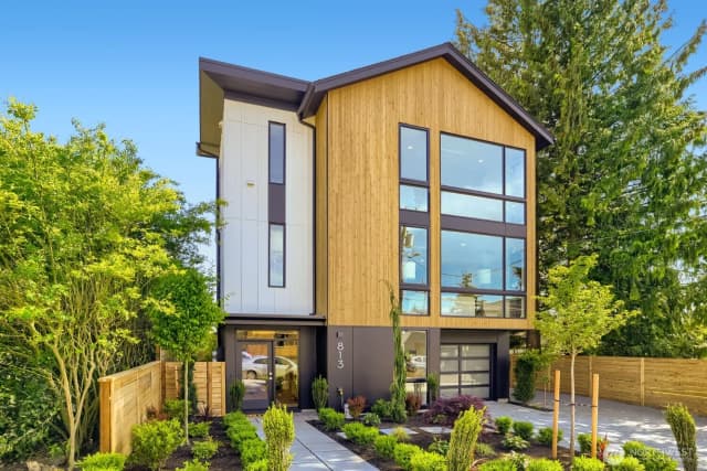 Property photo for 813 Ne 90th Street, Seattle