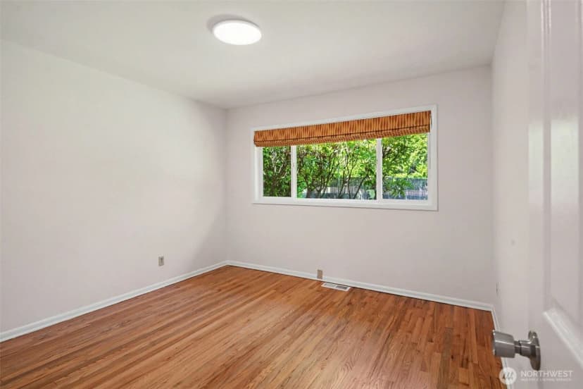 Property photo for 10749 30th Ave Ne, Seattle photo 17